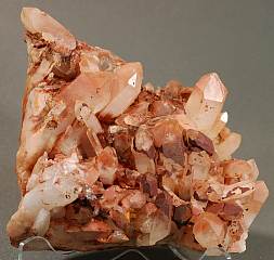 quartz-hematitovy-krystaly.jpg