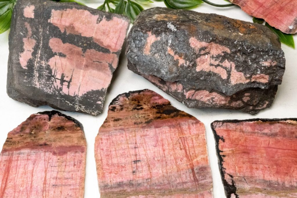 Pyroxmangit – rodonit na&nbsp;druhú