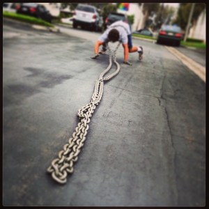 crawl-reverse-dragging-chain